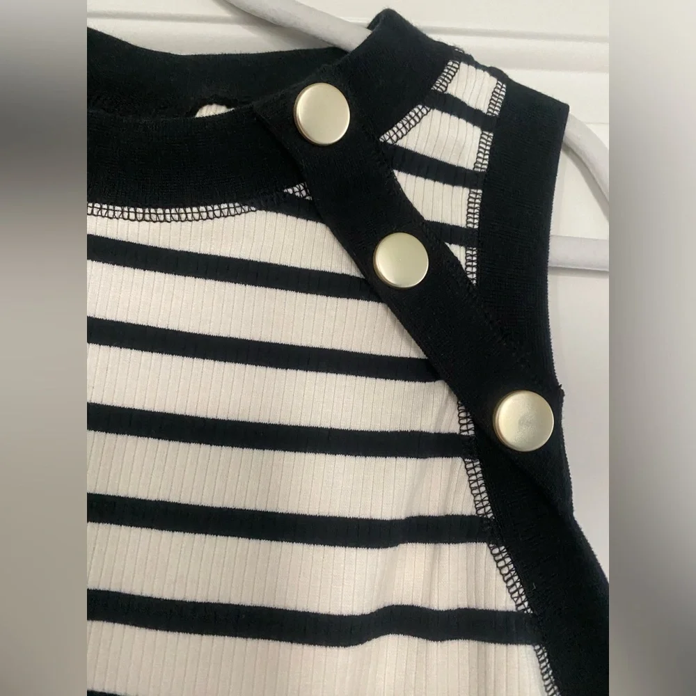 Tank - Picture 3 of 3